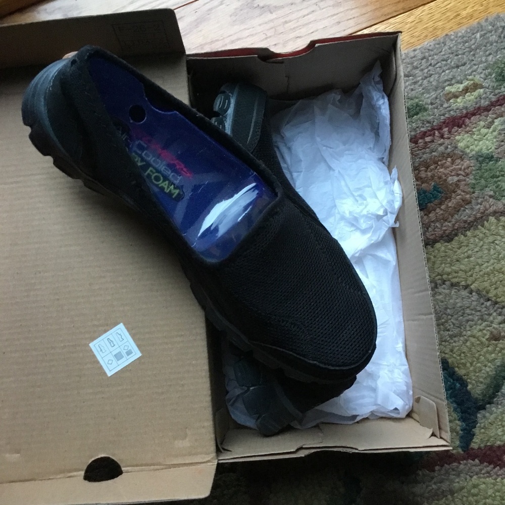 Sketchers Slip Ons
